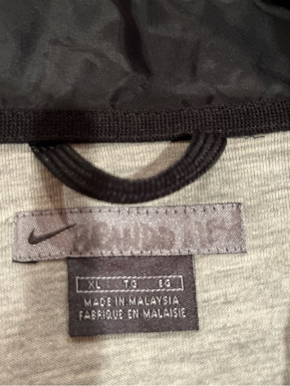 Nike Unisex Black Windbreaker with Reflective Stripes - Picture 2 of 4